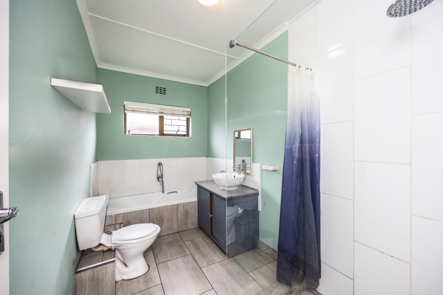 4 Bedroom Property for Sale in Nahoon Valley Park Eastern Cape